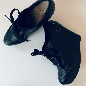 Restricted Casual Fashion Lace Up High Wedge Heel Booties Shoe size 7,5